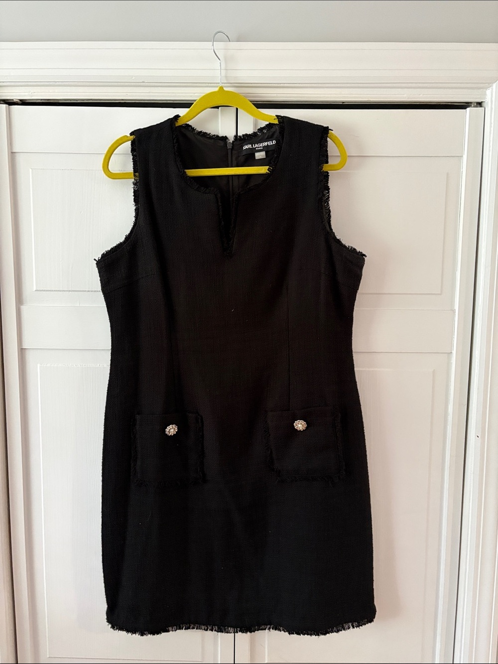 Karl Lagerfeld Black Sleeveless Tweed Shift Dress with Pocket Buttons-size 14
